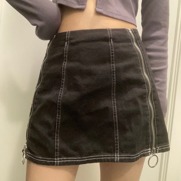 🌙 Urban outfitters black zip denim skirt🌙 - Picture 1 of 4